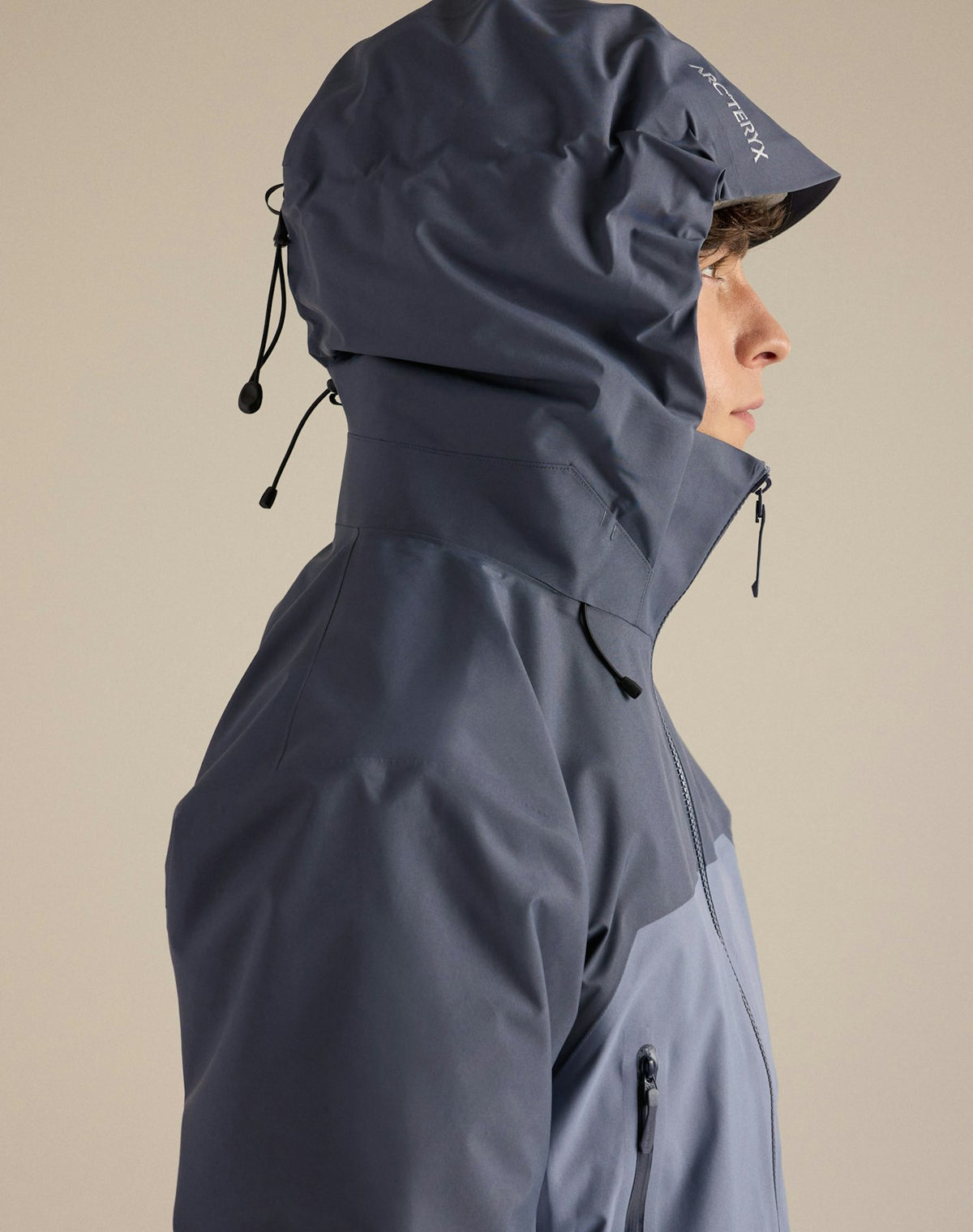 Arc'teryx Beta AR Unisex GORE-TEX PRO Hooded Hardshell Jacket in Two-Tone Blue-Grey